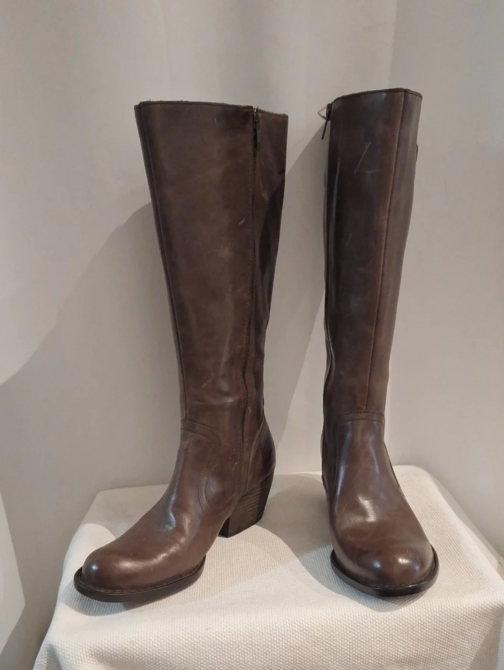 Born Harding Brown Leather Knee-High Boots - Classic Riding Style